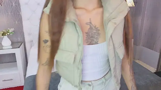 VioletFroost online show from 04-09-26, 07:42