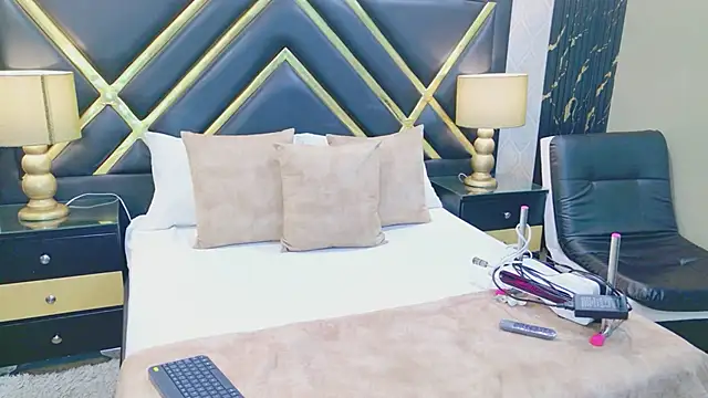 VioletFroost online show from 04-17-26, 07:28