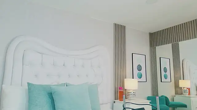 VioletFroost online show from 04-14-26, 07:41