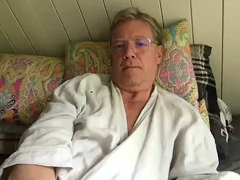 Snapshot of abibull chatting on 05-17-26, 07:52 abibull online show from 05-17-26, 07:52