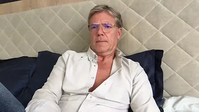 Snapshot of abibull chatting on 06-17-26, 10:36 abibull online show from 06-17-26, 10:36