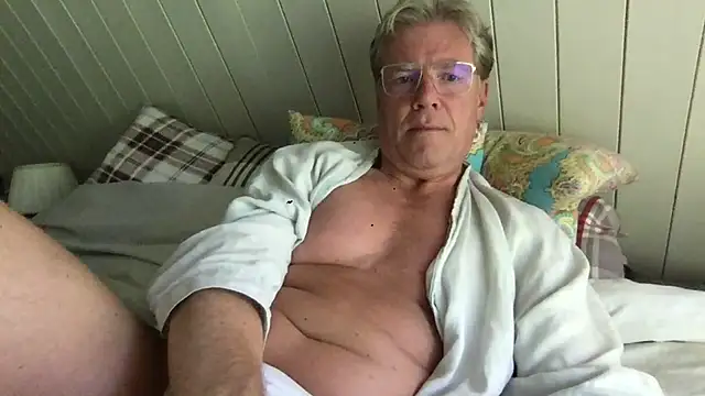 Snapshot of abibull chatting on 06-26-26, 09:26 abibull online show from 06-26-26, 09:26