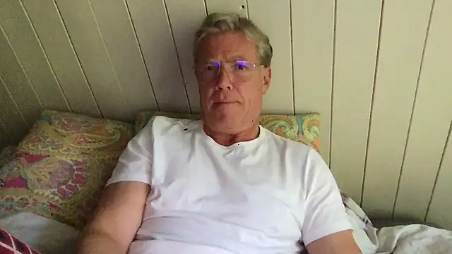 Snapshot of abibull chatting on 06-22-26, 01:41 abibull online show from 06-22-26, 01:41