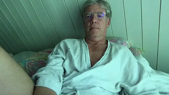 Snapshot of abibull chatting on 06-24-26, 11:42 abibull online show from 06-24-26, 11:42