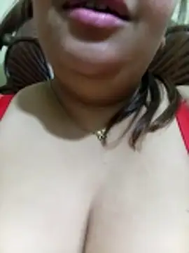 Snapshot of shahd0019 chatting on 03-15-26, 12:39 shahd0019 online show from 03-15-26, 12:39