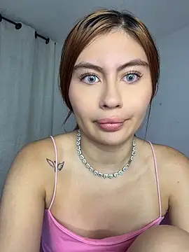 Snapshot of Stormi_th chatting on 06-18-26, 07:29 Stormi th online show from 06-18-26, 07:29
