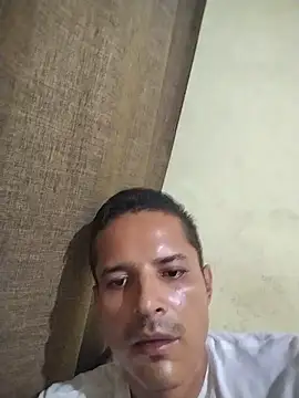 Snapshot of Gracho_25 chatting on 06-06-26, 12:27 Gracho 25 online show from 06-06-26, 12:27