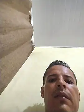 Snapshot of Gracho_25 chatting on 07-23-26, 11:11 Gracho 25 online show from 07-23-26, 11:11