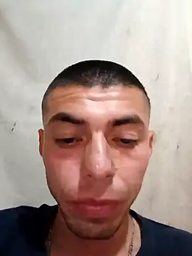 Snapshot of AndyGlock94 chatting on 01-08-26, 12:22 AndyGlock94 online show from 01-08-26, 12:22