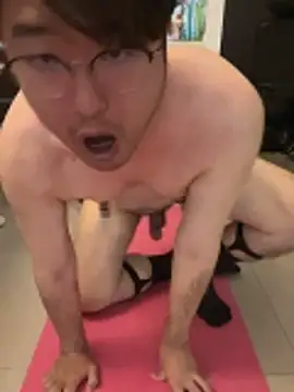 W0Ijn online show from 03-12-26, 05:02