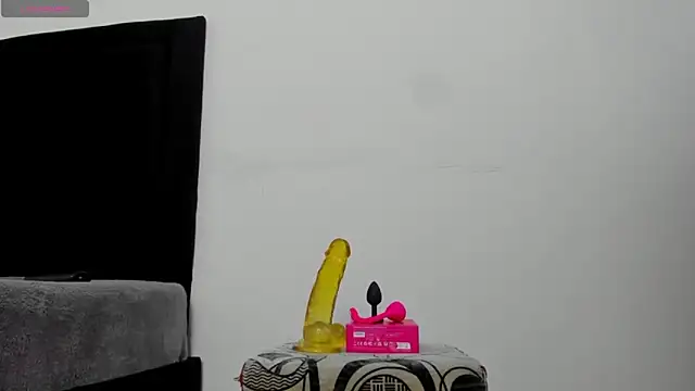 camilo model online show from 03-08-26, 05:44