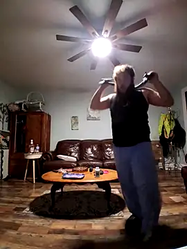 Snapshot of GeeknFreak666 chatting on 04-10-26, 07:15 GeeknFreak666 online show from 04-10-26, 07:15