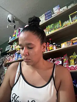Snapshot of lannabellx chatting on 05-06-26, 11:53 lannabellx online show from 05-06-26, 11:53