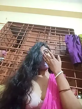 Snapshot of queenneha69 chatting on 06-08-26, 04:40 queenneha69 online show from 06-08-26, 04:40