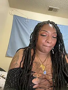 Snapshot of Egyptian_reign chatting on 01-15-26, 12:47 Egyptian reign online show from 01-15-26, 12:47