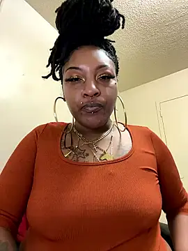 Snapshot of Egyptian_reign chatting on 01-08-26, 12:05 Egyptian reign online show from 01-08-26, 12:05