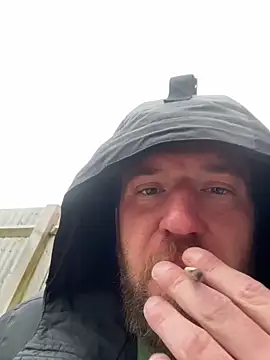 Snapshot of slutwifebbw chatting on 03-29-26, 05:47 slutwifebbw online show from 03-29-26, 05:47