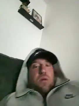 Snapshot of slutwifebbw chatting on 04-06-26, 04:19 slutwifebbw online show from 04-06-26, 04:19