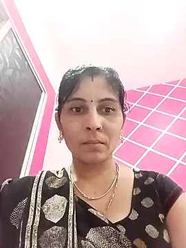 Snapshot of Hot_ree85 chatting on 02-26-26, 07:30 Hot ree85 online show from 02-26-26, 07:30