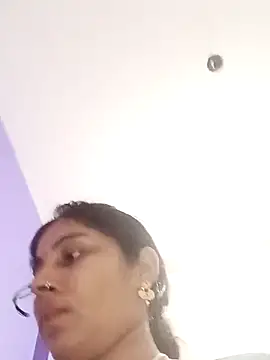 Snapshot of Hot_ree85 chatting on 02-25-26, 05:24 Hot ree85 online show from 02-25-26, 05:24