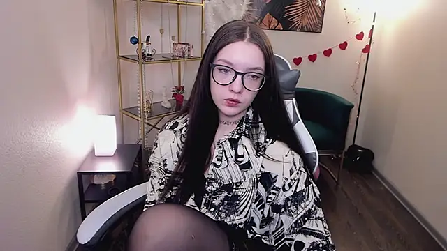 Snapshot of Emily_tender chatting on 02-18-26, 05:38 Emily tender online show from 02-18-26, 05:38