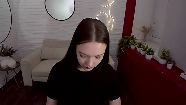 Snapshot of Emily_tender chatting on 01-18-26, 06:28 Emily tender online show from 01-18-26, 06:28