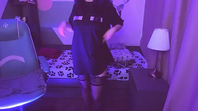 Snapshot of Emily_tender chatting on 02-28-26, 05:51 Emily tender online show from 02-28-26, 05:51