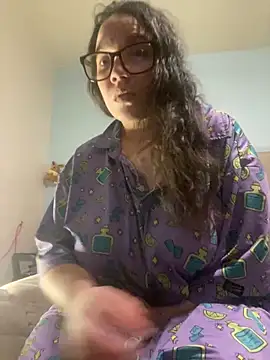 Snapshot of bellakay19 chatting on 02-15-26, 04:02 bellakay19 online show from 02-15-26, 04:02