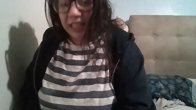 Snapshot of bellakay19 chatting on 02-08-26, 06:49 bellakay19 online show from 02-08-26, 06:49