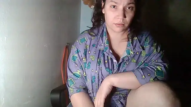 Snapshot of bellakay19 chatting on 01-17-26, 01:20 bellakay19 online show from 01-17-26, 01:20