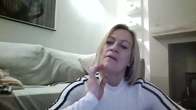 Snapshot of Milfshake227 chatting on 03-01-26, 12:10 Milfshake227 online show from 03-01-26, 12:10