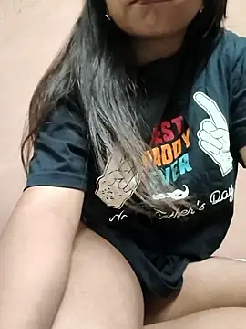 Hot Twinkle online show from 04-13-26, 06:45