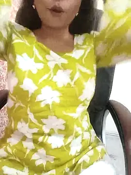 Hot Twinkle online show from 04-02-26, 08:43