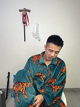 Snapshot of TOYOTA-01 chatting on 02-04-26, 02:01 TOYOTA-01 online show from 02-04-26, 02:01