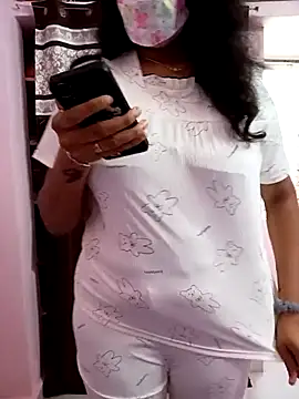 Snapshot of Ammu14399 chatting on 05-30-26, 04:52 Ammu14399 online show from 05-30-26, 04:52