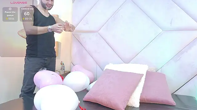 Snapshot of AndyKnoxx chatting on 02-18-26, 07:43 AndyKnoxx online show from 02-18-26, 07:43