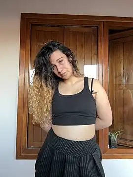 joanaguerreiru online show from 06-15-26, 07:13