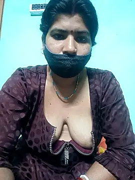 Snapshot of Monisha9876 chatting on 01-18-26, 08:23 Monisha9876 online show from 01-18-26, 08:23