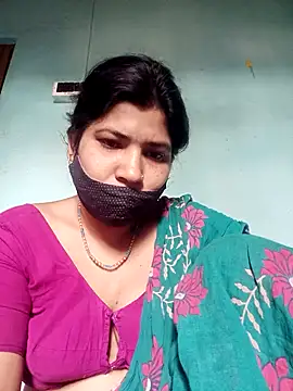 Snapshot of Monisha9876 chatting on 02-08-26, 01:58 Monisha9876 online show from 02-08-26, 01:58