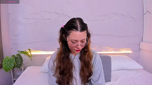 lanna 18  online show from 02-26-26, 12:05