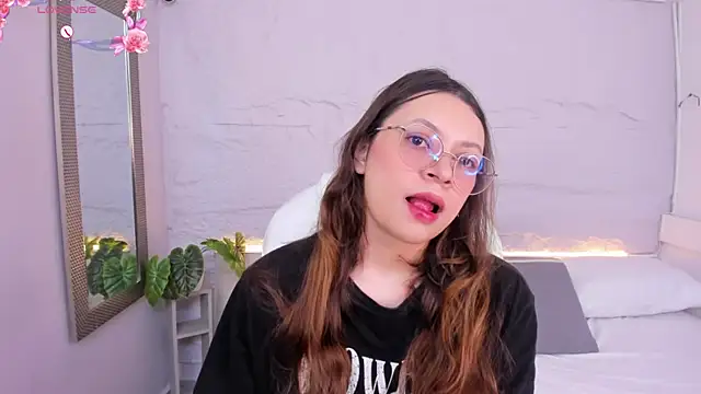 lanna 18  online show from 06-04-26, 11:59