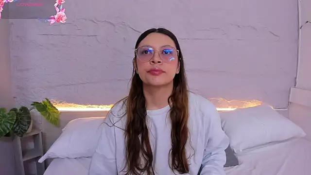 lanna 18  online show from 04-13-26, 11:47