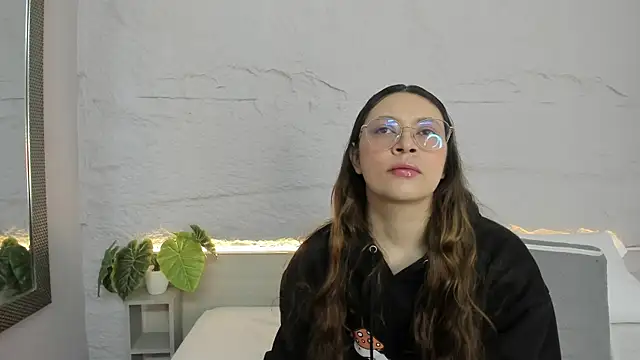 lanna 18  online show from 03-24-26, 11:32