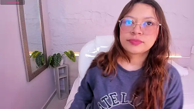 lanna 18  online show from 06-20-26, 11:48