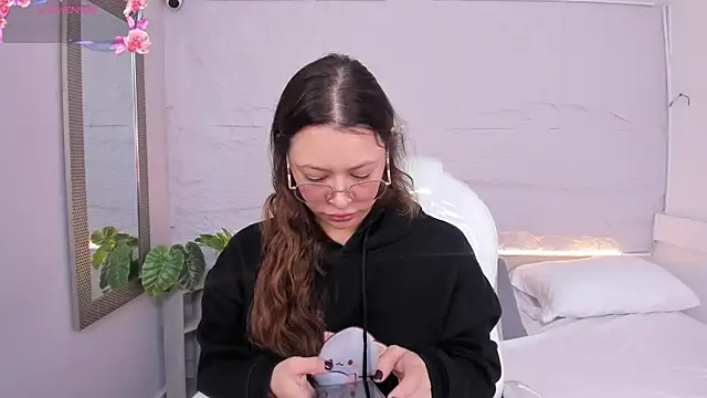 lanna 18  online show from 04-24-26, 11:56