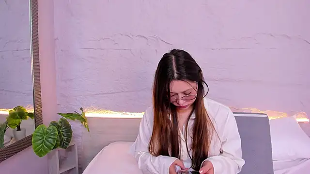 lanna 18  online show from 02-18-26, 11:50