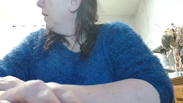 Snapshot of xmyriamx chatting on 01-09-26, 05:42 xmyriamx online show from 01-09-26, 05:42