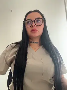 Snapshot of Mia__Bloom chatting on 05-06-26, 12:31 Mia Bloom online show from 05-06-26, 12:31
