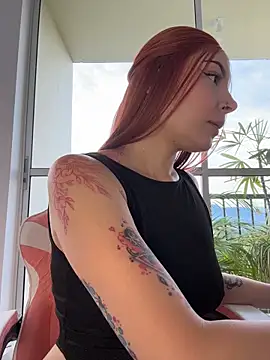 alesziarose  online show from 04-12-26, 10:46