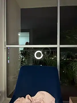 alesziarose  online show from 03-06-26, 12:05